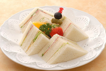 rest_lounge_sandwiches.jpg